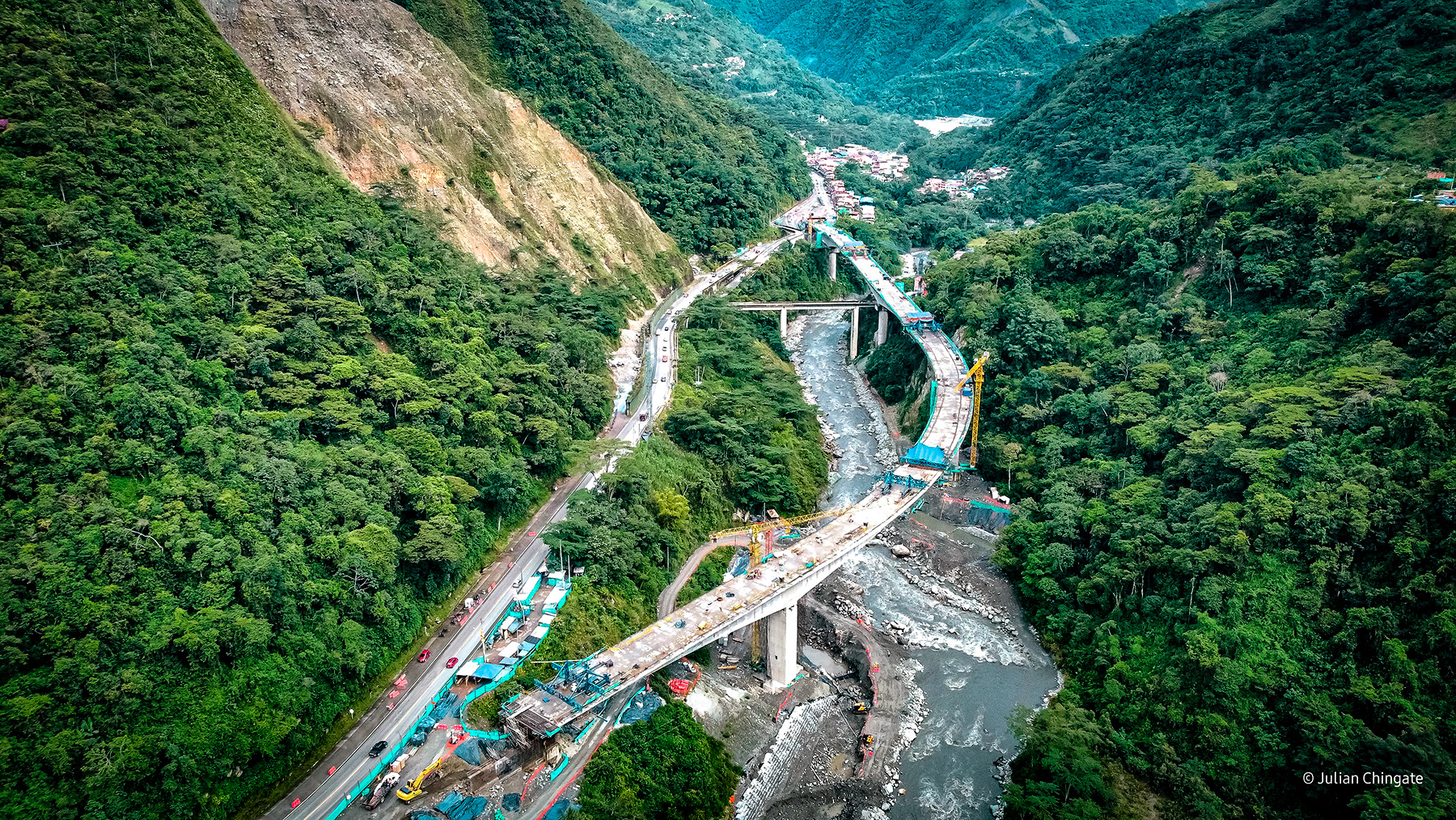 Fotografía de trabajadores del Invías en las obras del kilómetro 58.